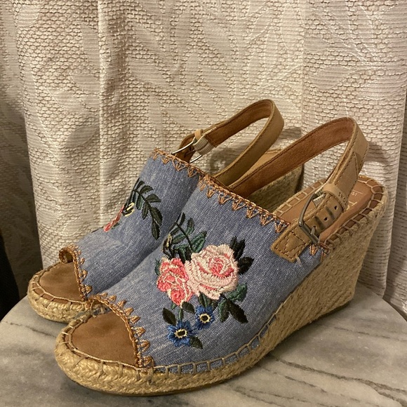 Tom’s Embroidered Wedges - Picture 1 of 8